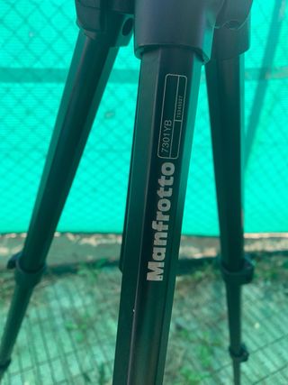 Cámara Canon con trípode