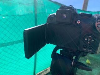 Cámara Canon con trípode