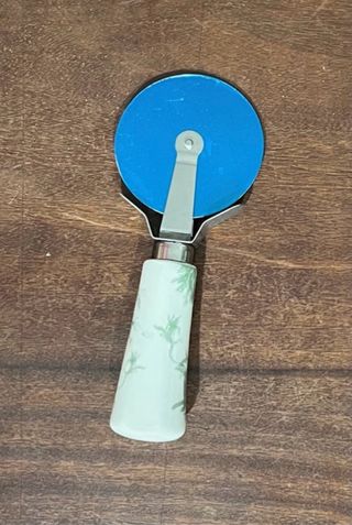 Rotella tagliapizza in acciaio