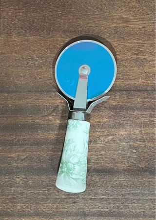 Rotella tagliapizza in acciaio