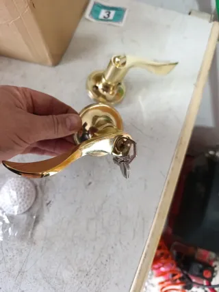 Maneta puerta Cerradura dorada con llaves