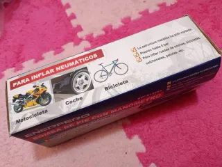 Bomba de pie ENERFERO con manómetro