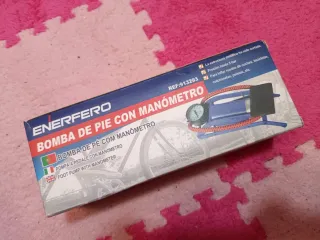 Bomba de pie ENERFERO con manómetro