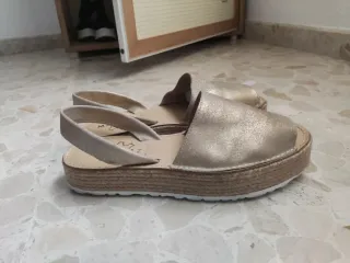 Sandalias Marypaz doradas talla 38