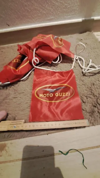 Set 18 bandiere Moto Guzzi originali