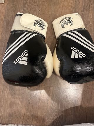 Guantes de Boxeo Adidas Negros y Blancos