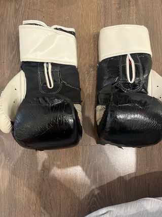 Guantes de Boxeo Adidas Negros y Blancos
