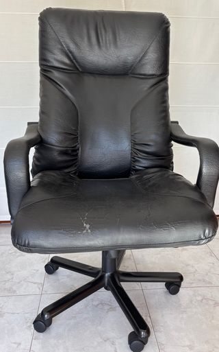 Silla de oficina negra