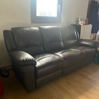 Sofá reclinable cuero muebles IKEA mesita centro