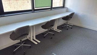 Mesa de estudio blanca