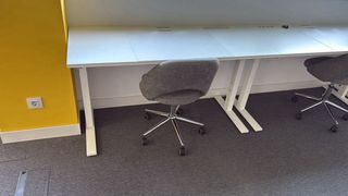 Mesa de estudio blanca