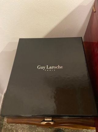 Conjunto Cartera Billetera Guy Laroche Marrón