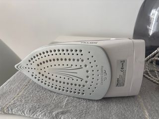 Plancha de vapor suela cerámica 2400W