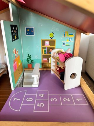 Casa de muñecas Hape de madera