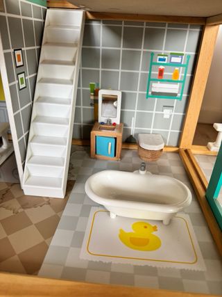 Casa de muñecas Hape de madera