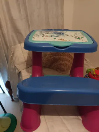 Mesa infantil de actividades