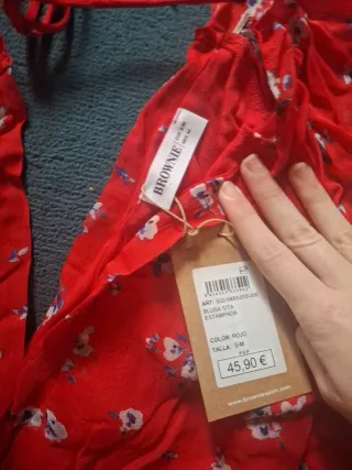 Blusa Brownie roja flores veraniega