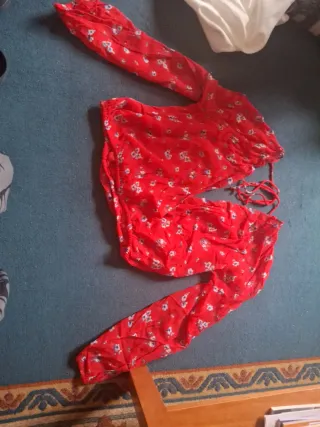 Blusa Brownie roja flores veraniega