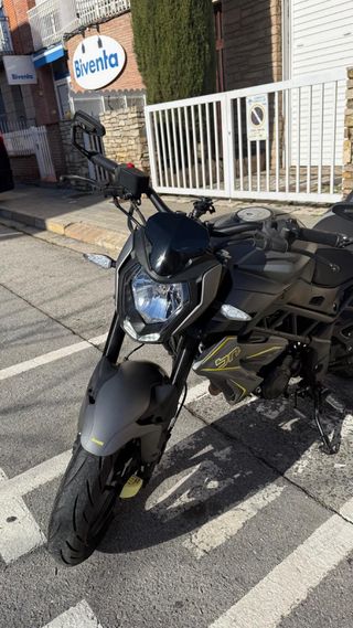 Moto Benelli BN 125.