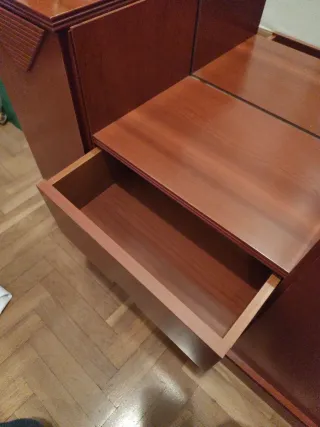 Mueble recibidor madera y cristal