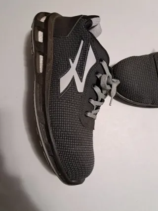 Zapatos de seguridad U-Power negros y grises