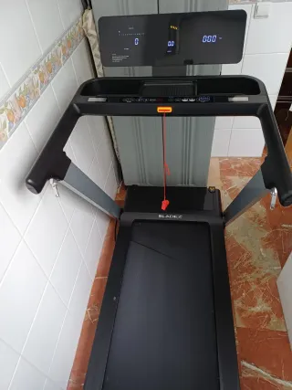 Cinta Correr Eléctrica BLADEZ FITNESS BZ6540