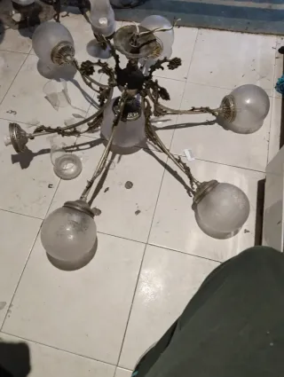 Lámpara colgante de cristal y metal