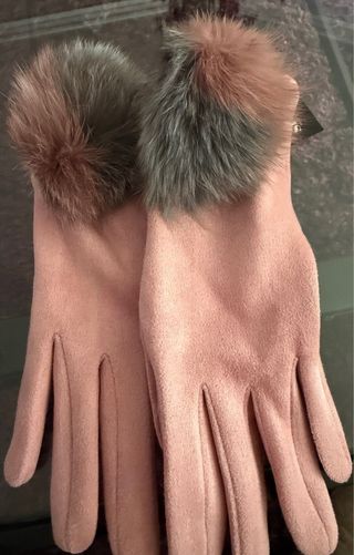 Guantes de mujer con pompón