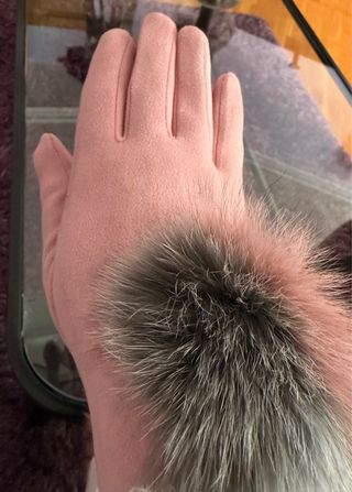 Guantes de mujer con pompón