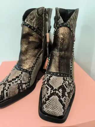 Botines Alma en Pena Beige y Dorado