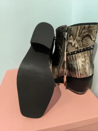 Botines Alma en Pena Beige y Dorado