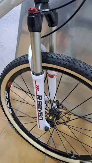 Bicicleta de Montaña Rockrider Blanca