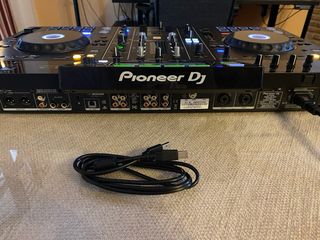Mesa de mezclas Pioneer XDJ-RX2