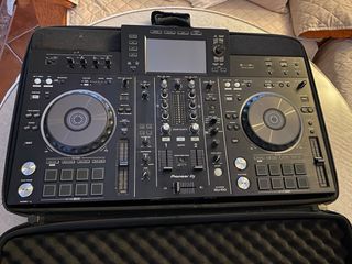 Mesa de mezclas Pioneer XDJ-RX2