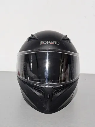 Casco de moto negro Leopard Maxxis