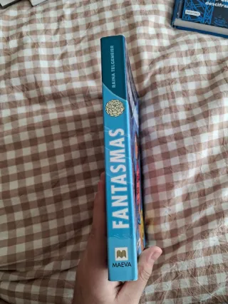 Fantasmas: Edición en español de España, no latino