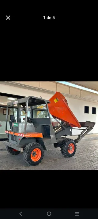 Dumper autocargable con torva giratoria