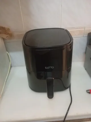 Freidora de aire ELETTO negra