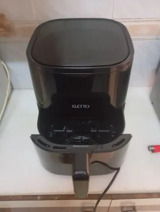 Freidora de aire ELETTO negra