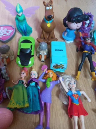 Lote de figuras y juguetes variados