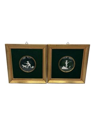 Pareja de cuadros marco dorado