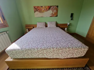 Cama y colchones Ikea madera