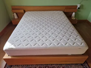Cama y colchones Ikea madera