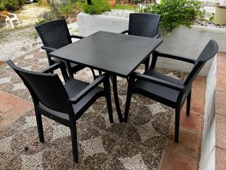 Conjunto mesa y 4 sillas exterior