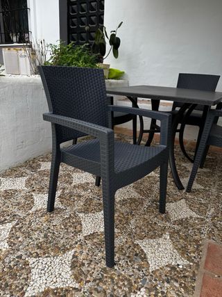 Conjunto mesa y 4 sillas exterior