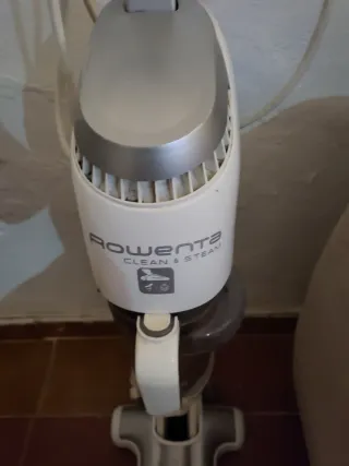 Espejo de madera con marco dorado