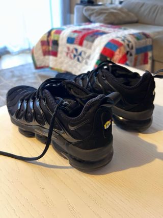 Nike Air VaporMax Plus negras