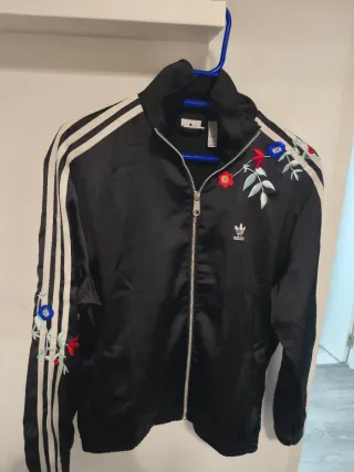 Sudadera Adidas Mujer nueva