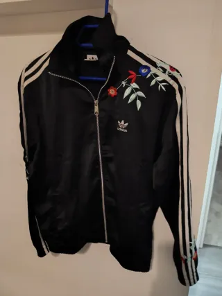 Sudadera Adidas Mujer nueva