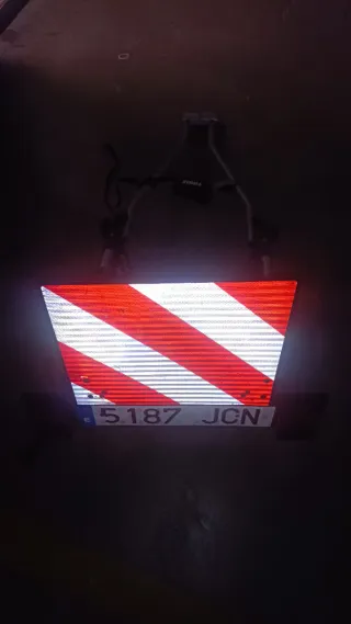 Portabicicletas Thule con señal reflectante